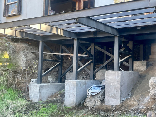 Amplia Parcela En El Arrayán Con Casa Por Terminar En Oferta