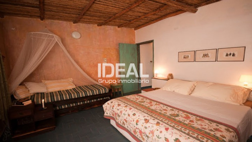 Ideal Vende Hermosa Posada Operativa Ubicada En Playa Norte Chichiriviche Excelente Oportunidad.
