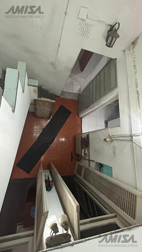 Casa A Reciclar A Metros De Bv. Oroño