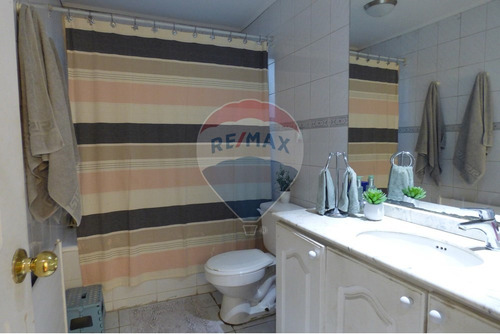 Casa 2 Pisos, Venta, 4d, 3b, 3e. Ñuñoa