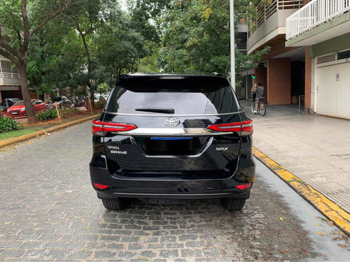 Imagen 2 de 8 de Toyota Sw4 2021 2.8 Srx 177cv 4x4 7as At