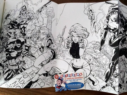 Imagen 2 de 5 de Libro - Danger Girl Permission Coloring Scott Campbell