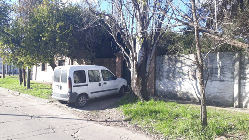 Imagen 3 de 8 de Casa Chalet En Venta + Lote Boulogne Sur Mer 1400 Ituzaingo