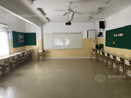Local / Oficina / Instituto Educativo En Olivos