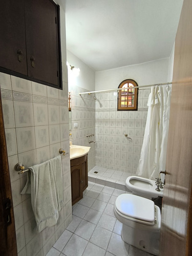 Alto Alberdi - Casa En Venta - 5 Dormitorios