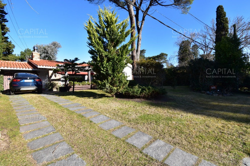 Casa De Cuatro Dormitorios En Alquiler Anual 