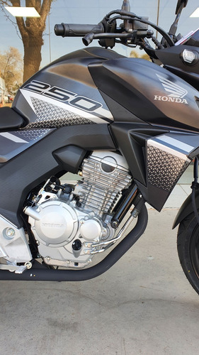 Imagen 6 de 15 de Honda New Cb Twister 250 - Mod. 2023 - Cb Twister 250 2023