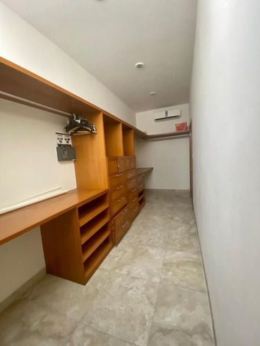 Residencia En Renta En La Mejor Privada De Altabrisa
