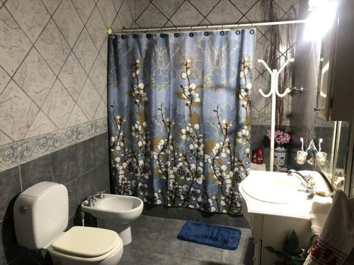 Casa Con Destino Comercial En Excelente Ubicacion