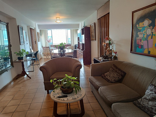 Apartamento En Bello Campo Con Puesto De Estacionamiento