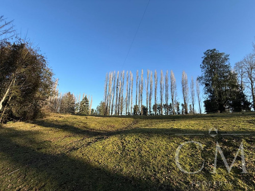 Hermosa Casa En Parcela De 8.000 M2 En Trafún.