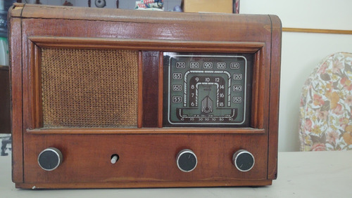 Antigua Radio Valvular