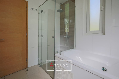 Hermosa Casa En Venta La Reina Alta