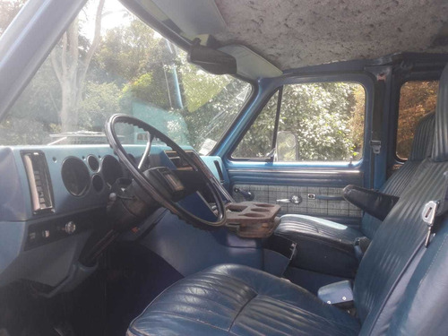 Chevrolet Chevy Van 20