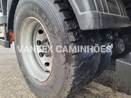 Imagem 12 de 14 de Caminhao Cesto Aereo Isolado Atron 1719