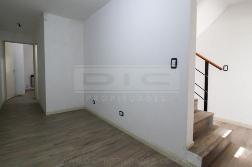 Amplios Triplex A Estrenar 5 Ambientes, Excelente Ubicación - Olivos
