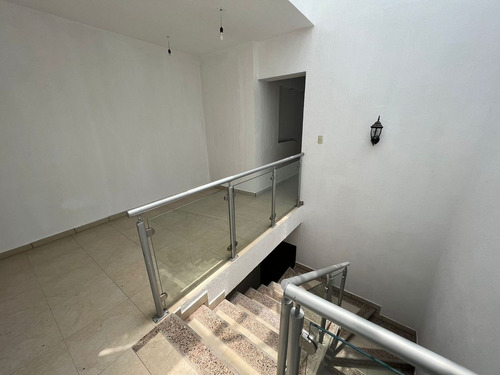 Imagen 21 de 24 de Casa Residencial En Venta/renta Seis Recámaras En Marfil Gua