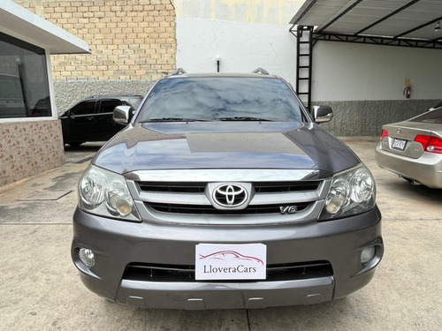 Imagen 3 de 15 de Toyota Fortuner