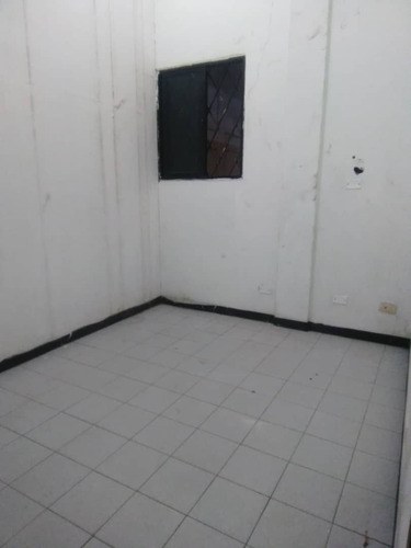 Imagen 11 de 18 de Galpon En Alquiler, Barrio Sucre, Barcelona