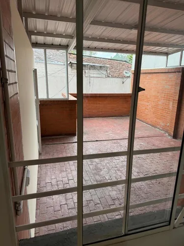 Apartaestudio Con Parqueadero Y Amplio Patio