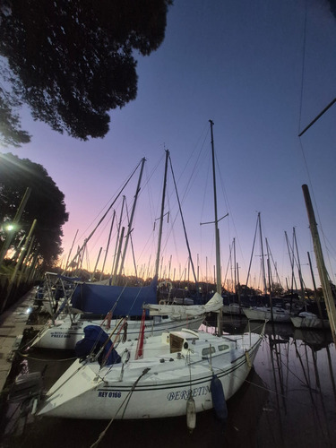 Velero 23 Pies Con Motor Fuera De Borda Power Tec 5hp De 4 T
