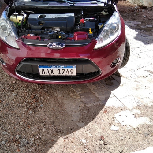 Ford Fiesta Kinetic Design 1.4 Tdci Titanium 2014