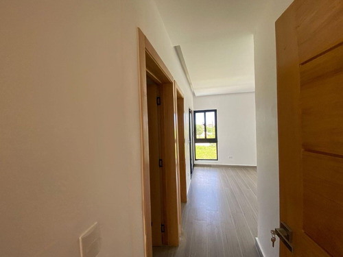 Casa En Alquiler En Vista Cana, Punta Cana, 292m2.