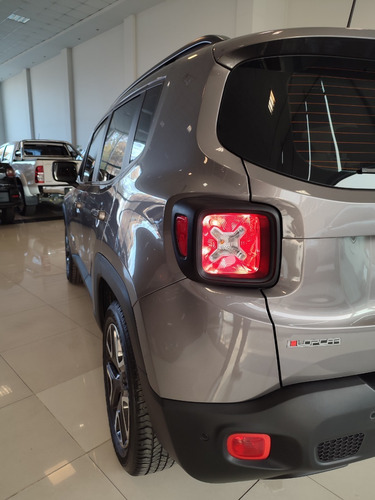 Imagen 13 de 24 de Jeep Renegade Longitude 1.8 6at