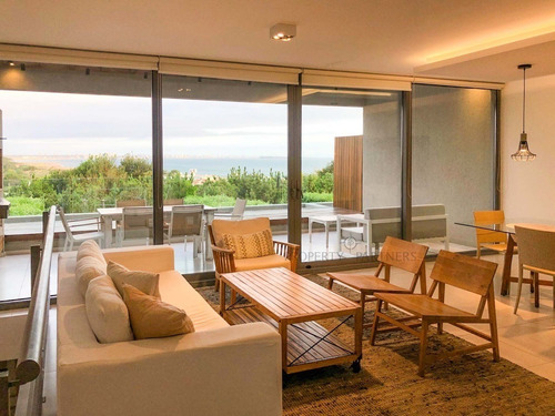 Imagen 1 de 27 de Espectacular Apartamento, Con Hermosa Vista Y Patio Propio.