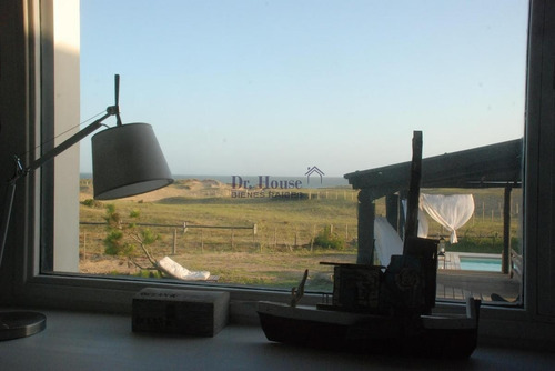 Exclusiva Casa En Las Grutas, Punta Ballena, Frente Al Mar!- Ref: 233