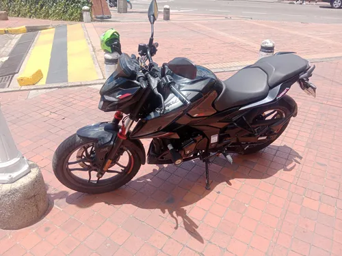 Hermosa Motocicleta Pulsar N 250 Como Nueva De Color Negro