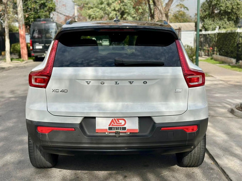 Volvo XC40 T5 HYBRID R-DESIGN