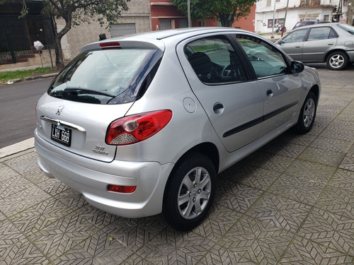 Imagen 7 de 15 de Peugeot 207 2012 1.4 Active 75cv