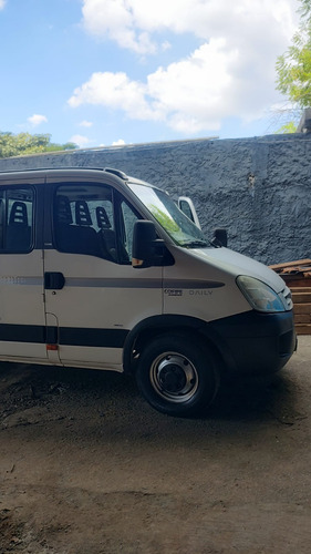 Iveco Daily 35s14 2011 Cabine Dupla 7 Lugares Carroceria 4 M