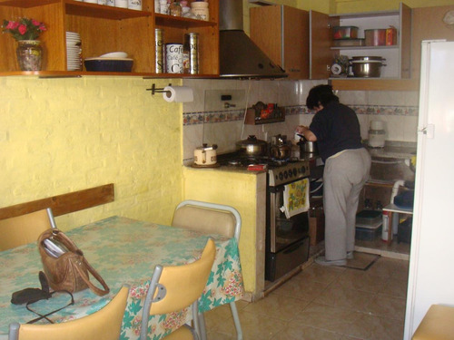 Imagen 6 de 16 de Casa - Quilmes