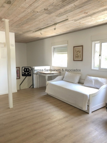 Moderna Casa En Pinares, Ubicada A 3 Cuadras Del Mar- Ref: 1329