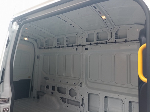 Imagen 6 de 11 de Ford Transit Largo Techo Alto