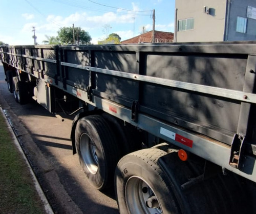 Carreta Carga Seca 3 Eixos / Randon 83/83 Preta