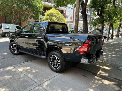 Imagen 4 de 21 de Toyota Hilux 2022 2.8 Cd Srx 204cv 4x2 At