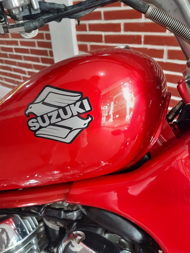 Suzuki Intruder 800vs