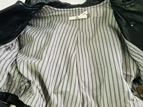 Campera Cuero Crop Capucha Rare Mike & Chris Campera Celebs (Usado)