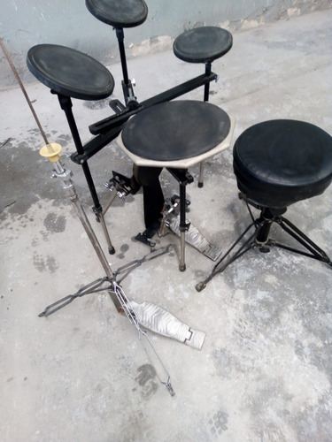 Imagen 2 de 3 de Vendo Bateria Muda