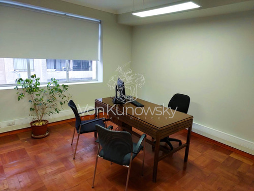Arriendo Oficina En Excelente Ubicación, Metro Bellas Artes.