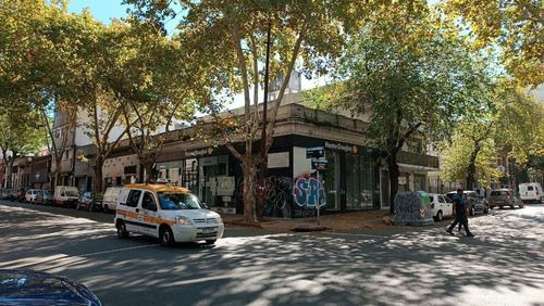 Local Comercial Esquina Canelones Y Requena Consultá 097122 (ref: Ksk-743)