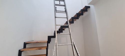 En Venta En Caseros Casa De 3 Ambientes Al Frente Totalmente A Nuevo F: 9711