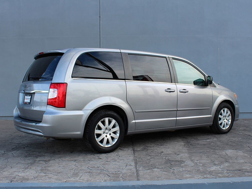 Imagen 5 de 15 de Chrysler Town & Country Li Touring 2016