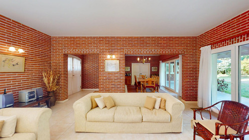 Casa De 6 Ambientes En Venta En Pinamar - Centro/iglesia A 300m Del Mar