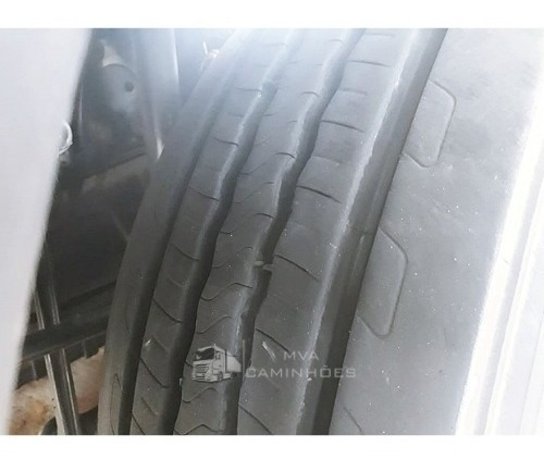 Imagem 2 de 5 de Caminhão Mercedes Benz 2040 Ano 2011 Impecável