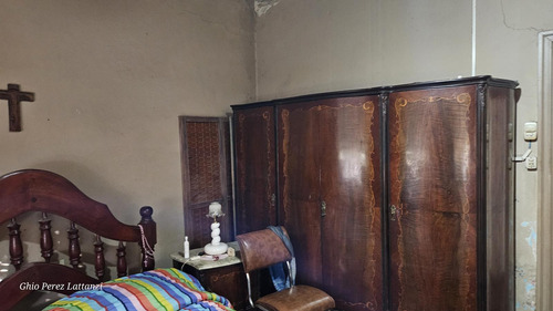 Venta Casa 2 Ambientes 1 Dormitorio En Caseros, Jardín Parrilla