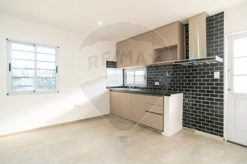 Casa En Venta En Arana